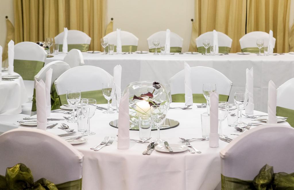 Swallow Churchgate Hotel Harlow Buitenkant foto