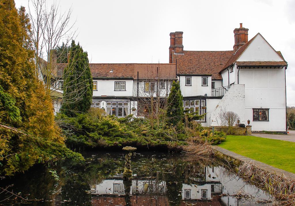 Swallow Churchgate Hotel Harlow Buitenkant foto